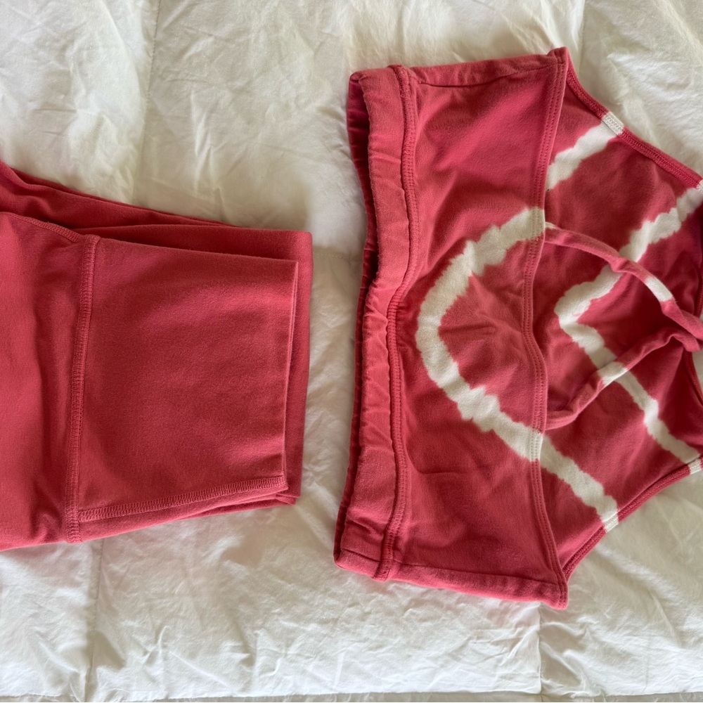 Electric & Rose Pink Tie-Dye Leggings - Seamless Active Bottoms and Tank/Bra - Picture 2 of 4